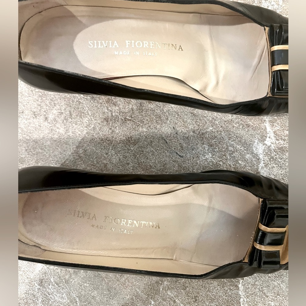 Silvia Fiorentina Black & Tan Pumps w/ Bow Size 8 - Picture 4 of 11